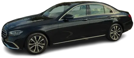 Mercedes E-Class szem&eacute;lyaut&oacute; b&eacute;rl&eacute;s sofőrrel